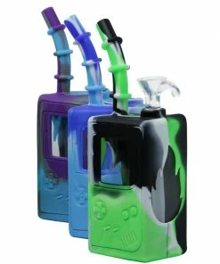 The Smokesman Nice Glass 7" Tall Silicone Glass Gamer Bubbler